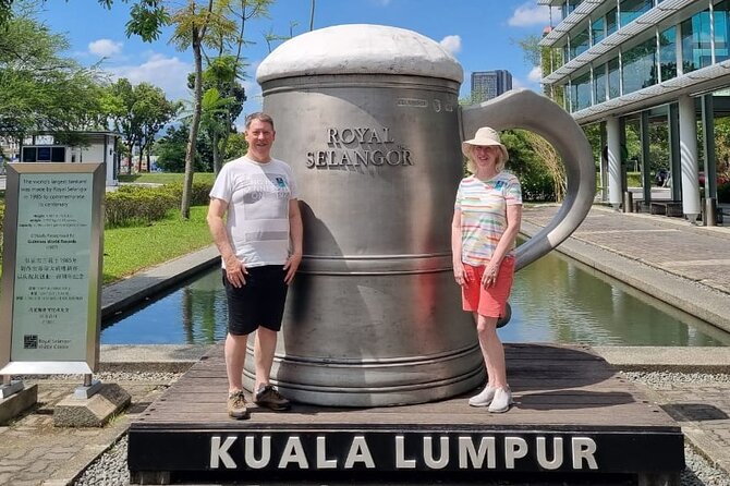 Batu Caves & Malaysian Handicraft Tour: Pewter & Batik Experience - Small group convenience versus a private upgrade