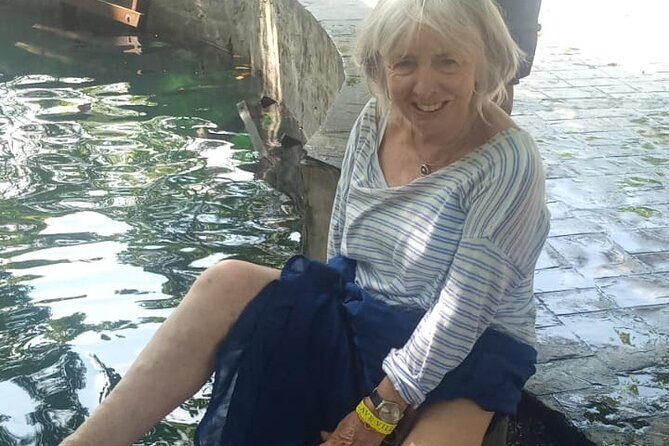Batu Caves,Waterfalls and Hot Springs Tour With Lunch - Guides make the difference