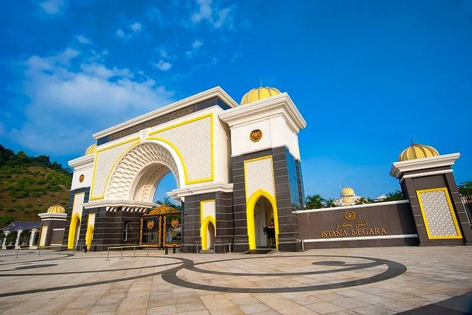 Best of Kuala Lumpur City Tour Including National Museum and National Monument - Starting the morning with hotel pickup