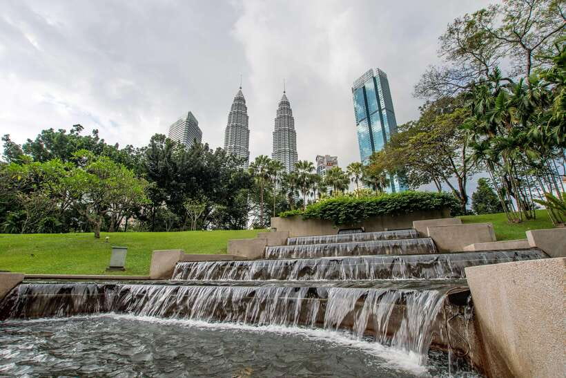 Best of Kuala Lumpur Tour with Twin Tower Entry - National Monument and Perdana Botanical Garden