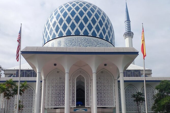 Blue Mosque And Batu Caves Private Tour from Kuala Lumpur - Timing, Pace, and the Three to Four Hours