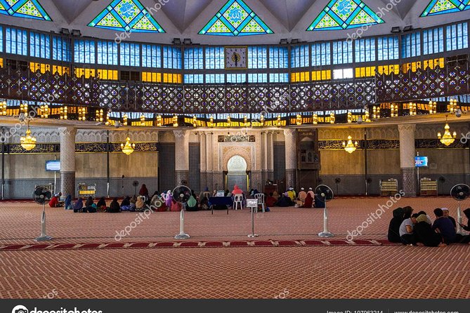 City Tour with Batu Cave and Fireflies Tour - Kuala Lumpur’s royal and national landmarks