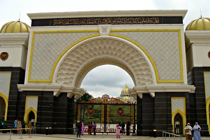 Cruise Shore Excursions: Port Klang - Merdeka Square and Kuala Lumpur’s colonial center