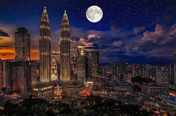 Discover The Best of Kuala Lumpur by Night - Finishing with Lake Symphony’s light show