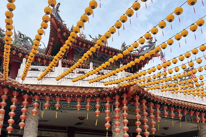 Exclusive Half Day Batu Caves and Private City Tour Kuala Lumpur - Finish with the Petronas Twin Towers