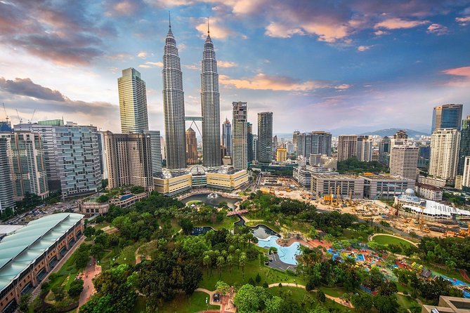 Fascinating Kuala Lumpur Tour with 13 Famous Landmarks - National Mosque and the meaning of Merdeka Square