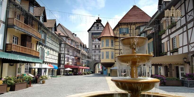 From Kuala Lumpur: Colmar Tropicale and Batu Caves Day Trip - Japanese Village and Botanical Garden