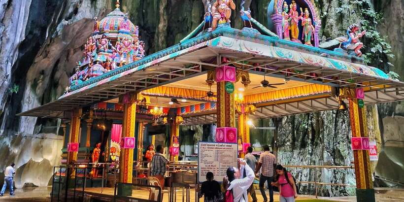 From Kuala Lumpur: Colmar Tropicale and Batu Caves Day Trip - Should you book the Colmar Tropicale and Batu Caves day trip?
