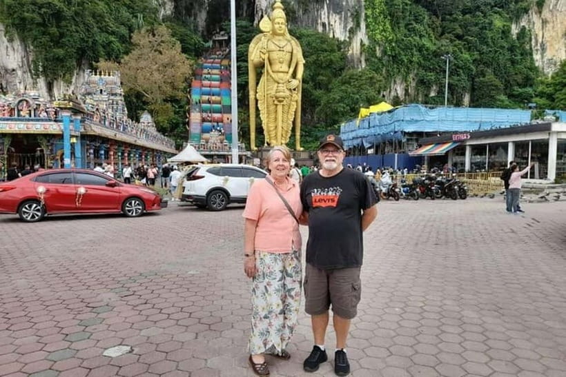 From Kuala Lumpur: Kuala Gandah & Batu Caves Day Trip - The private vehicle and six-hour schedule