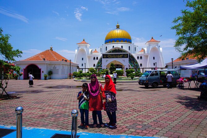 Full day in Malacca Historical Private Tour in Kuala Lumpur - Lunch and a walk along Jonker Street