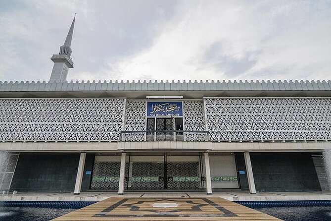 Full Day Kuala Lumpur City Tour with Petronas Twin Tower Tickets - Royal Selangor and Malaysia’s pewter story
