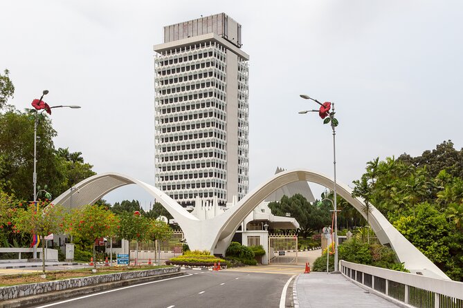 Full Day Kuala Lumpur City Tour with Petronas Twin Tower Tickets - The River of Life and Jamek Mosque