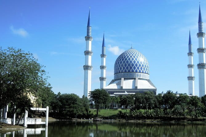 Genting Highlands & Batu Caves Include Cable Car Tickets - Genting Premium Outlets and the resort peak