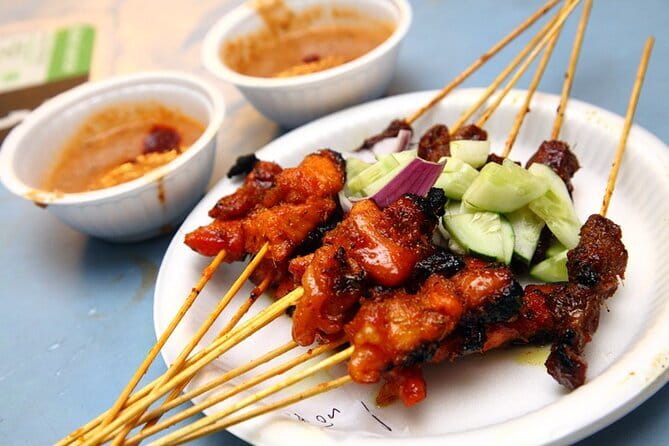 Group Tour: Kuala Selangor Firefly Blinking's including Dinner - Dinner before the night on the river