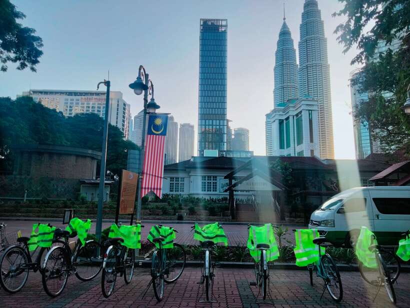 Hidden Kuala Lumpur: 4-Hour Bike Tour - From Kuala Lumpur City Gallery to the old civic center