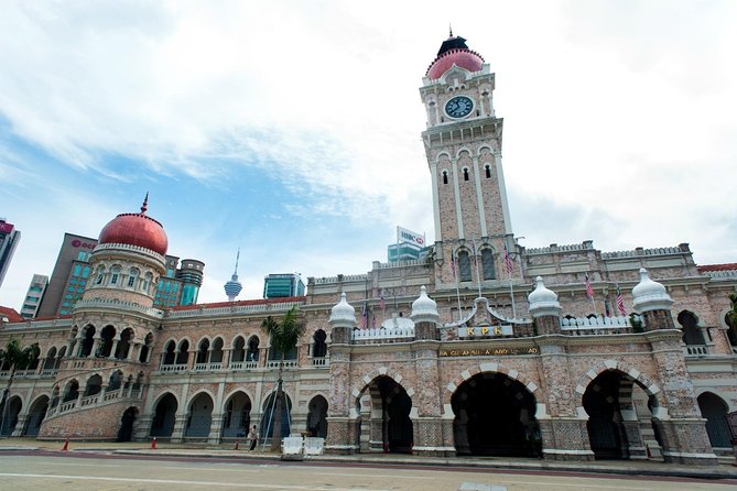 Highlights & Hidden Gems With Locals: Best of Kuala Lumpur Private Tour - A green pause at KL Forest Eco Park