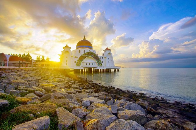 Historical Malacca Day Tour with Lunch from Kuala Lumpur - Harmony Street’s Hindu, Chinese, and Muslim sites