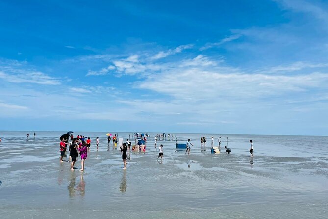 Instagrammable Kuala Selangor Sky Mirror Tour with Transfer - Why the Sky Mirror is the main event