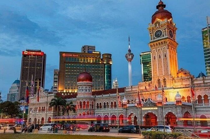 KL City Highlights in half a day - Petronas Twin Towers: Kuala Lumpur’s signature image