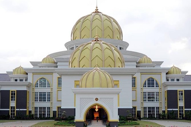 Kuala Lumpur (17 Attractions) Sightseeing Tour from Port Klang - Batu Caves and the 272-step challenge