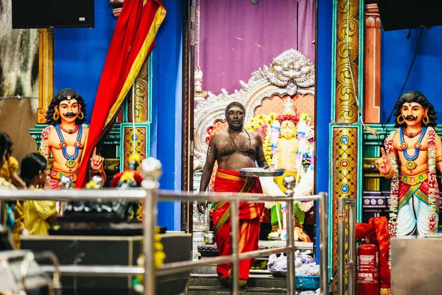Kuala Lumpur: Batu Caves Half-Day Tour with Pick-Up Option - Practical advice for a smoother visit