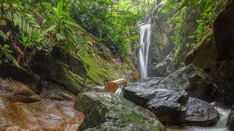 Kuala Lumpur: Batu Caves, Ramayana Caves & Kanching Falls - Who should book this Batu Caves and Kanching Falls tour?