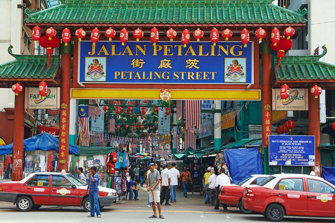 Kuala Lumpur City & Batu Caves Temple Private Tour - The National Mosque in a short half hour