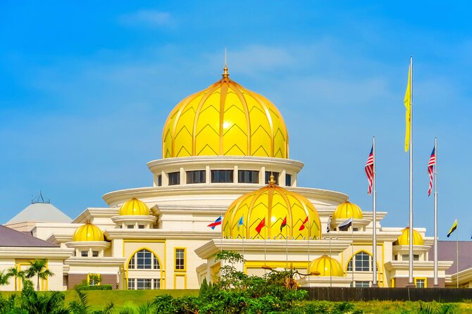 Kuala Lumpur City & Batu Caves Temple Private Tour - Petaling Street Market for food and street life