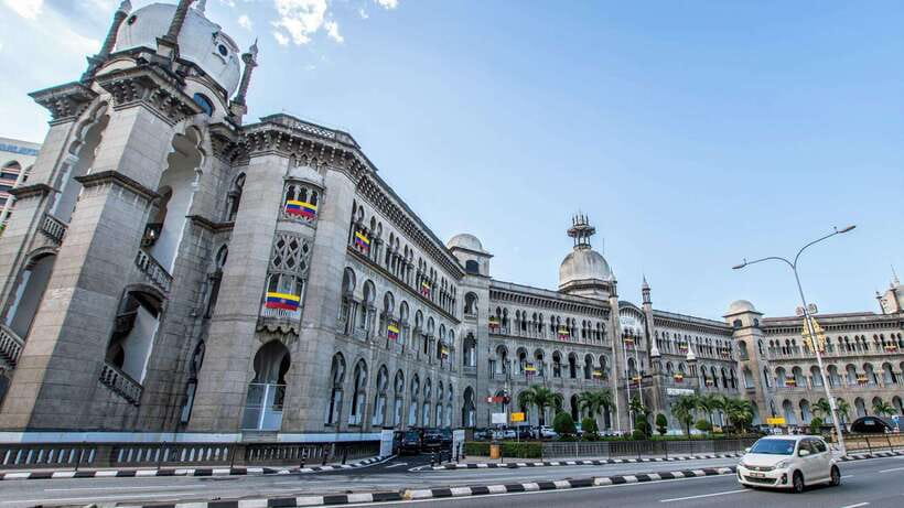 Kuala Lumpur: City Tour & Batu Caves Combo - The King’s Palace and Malaysia’s royal image
