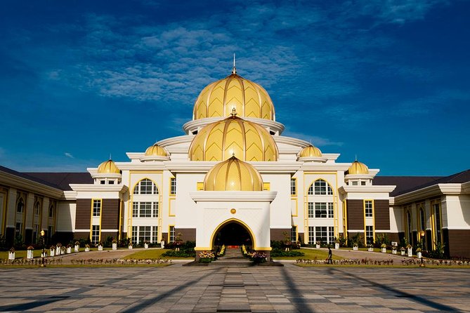 Kuala Lumpur City Tour - Half Day - National Monument and the cost of independence