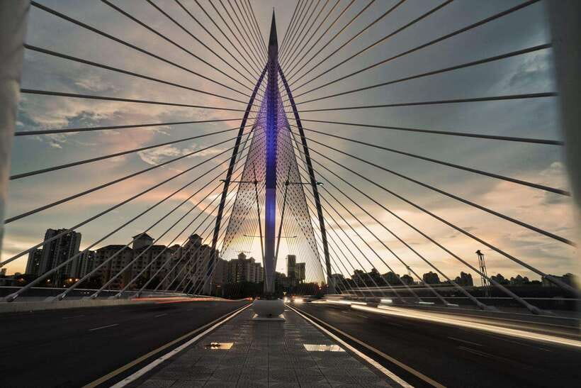 Kuala Lumpur: City Tour, KL Tower Ticket & Putrajaya w/ Boat - The guide can shape the day
