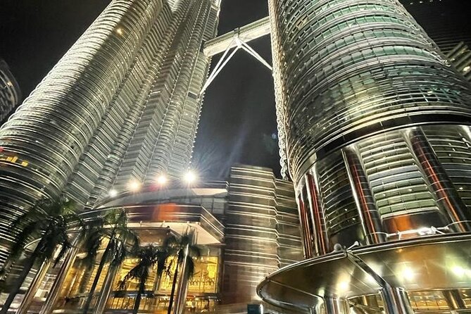 Kuala Lumpur City Tour with Petronas Twin Tower Admission Ticket - Merdeka Square and the Sultan Abdul Samad Building