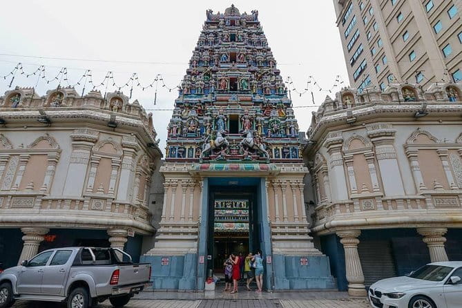 Kuala Lumpur Cultural and Heritage Tour - Thean Hou Temple, traditional appearance with a modern frame