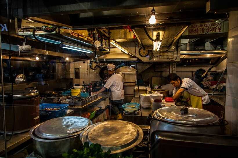 Kuala Lumpur: Evening Food Tour by Bike - How the three hours may unfold