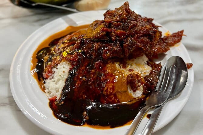 Kuala Lumpur Food Tour with 12+ Authentic Dishes & Local Secrets - Why this food walk works in Kuala Lumpur