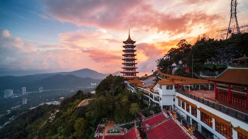 Kuala Lumpur: Genting Highlands Tour with Awana Cable Car - Chin Swee Caves Temple brings quiet to the day