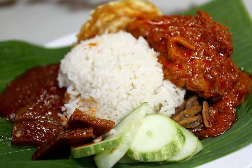 Kuala Lumpur: Half Day Local Food Walking Tour - Masjid Jamek, one of the city’s key landmarks