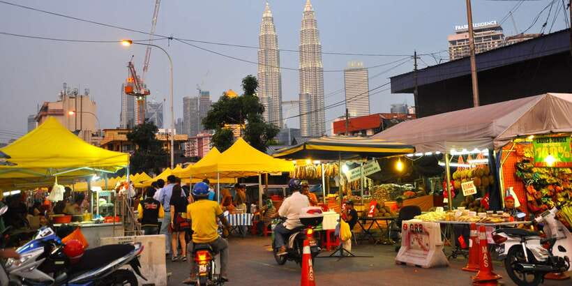 Kuala Lumpur: Half Day Local Food Walking Tour - Jalan Masjid India brings the spice and street energy