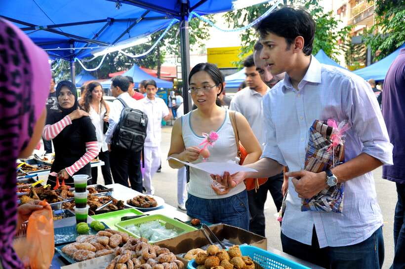 Kuala Lumpur: Half Day Local Food Walking Tour - Starting near Central Market and the River of Life