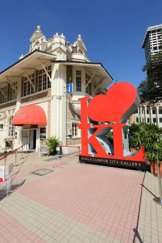 Kuala Lumpur: Half-Day Photo Tour with Petronas Twin Towers - Merdeka Square, the palace, and Kuala Lumpur’s civic center
