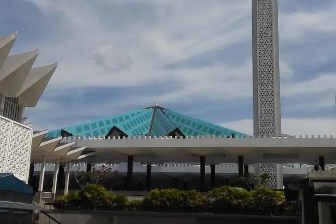 Kuala Lumpur InfoFun Walking Tour Experience - Masjid Jamek, two rivers, and Merdeka Square