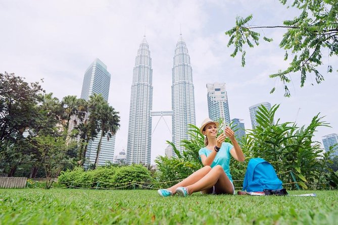 ️ Kuala Lumpur Instagram Tour: Most Famous Spots (Private & All-Inclusive) - Batu Caves: the day’s big visual moment