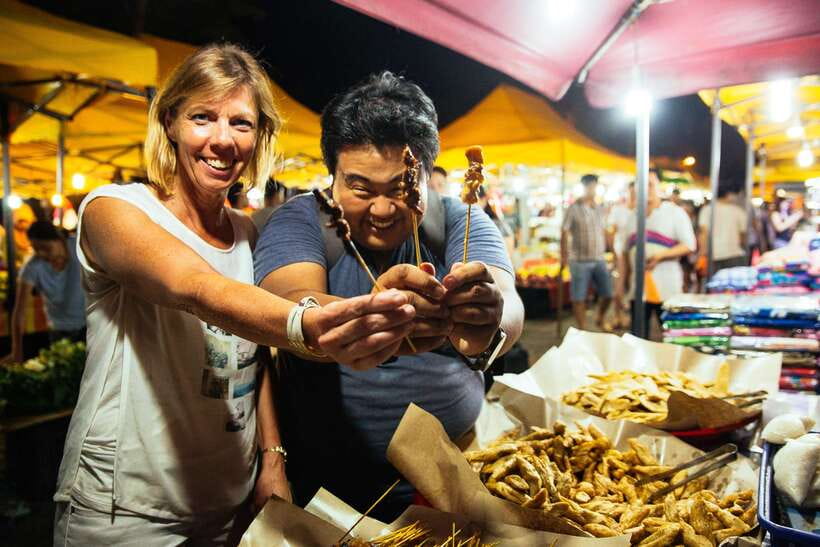 Kuala Lumpur: Local Street Food Night Tour - First stop at Hutong Food Court