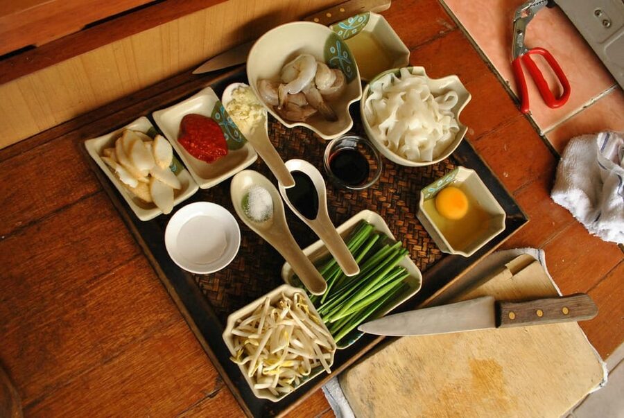 Kuala Lumpur: Malaysian Cooking Class with Market Tour - The people make the class