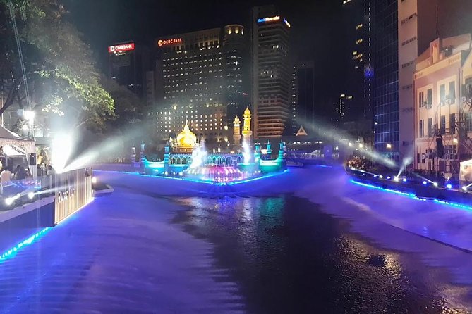 Kuala Lumpur Night Tour with Saloma Bridge - The driver makes a practical difference