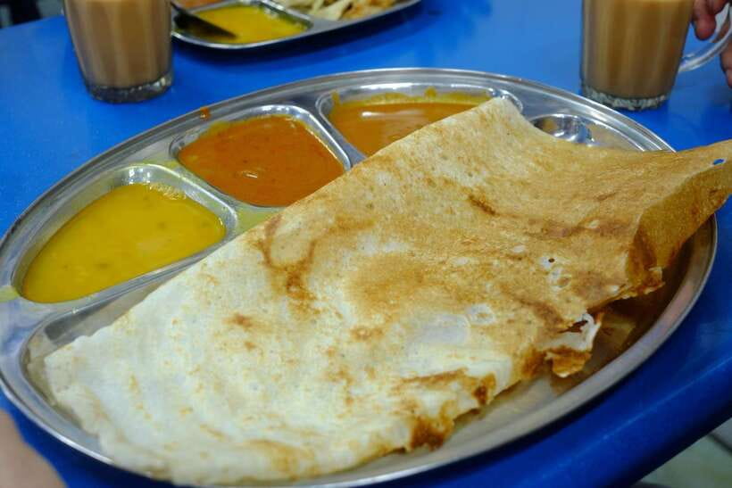 Kuala Lumpur: Nightlife Street Food Tour with 6 Tastings - Why this four-hour food walk works
