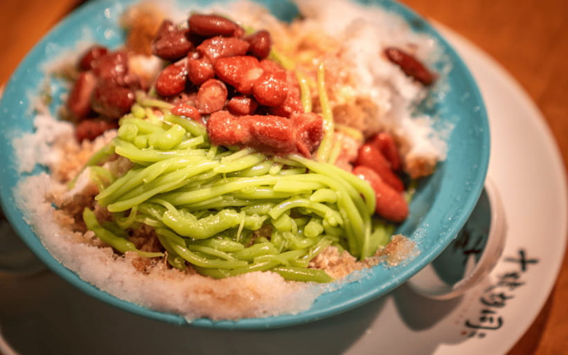 Kuala Lumpur: Nightlife Street Food Tour with 6 Tastings - Charcoal-fired claypot chicken rice