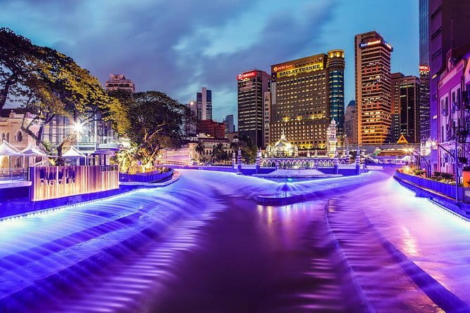 Kuala Lumpur: Nightlife Walking Tour with Local Guide - Jalan Alor, Where the Evening Smells Like Dinner