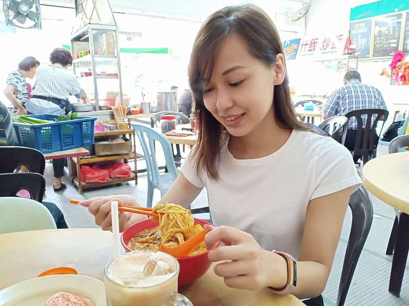 Kuala Lumpur: Private Batu Cave, National Mosque Tour, Lunch - Little India lunch and the food question