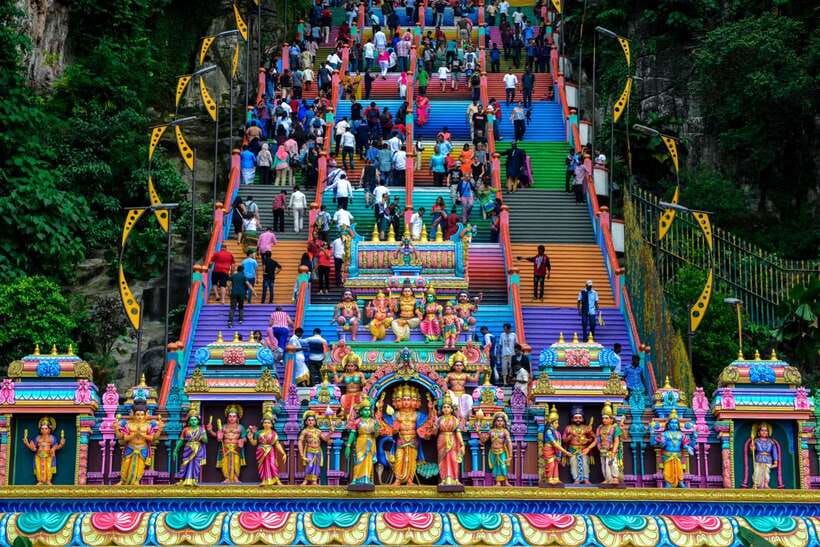 Kuala Lumpur: Private Batu Cave, National Mosque Tour, Lunch - Batu Caves and the 272-step climb
